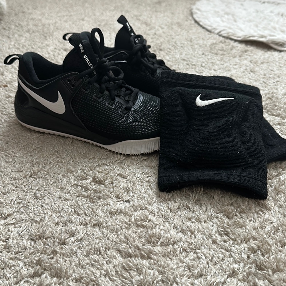 Volleyball court shoes and knee pads